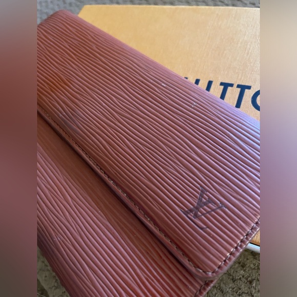 Louis Vuitton Epi Leather long wallet with the LV Box - cognac w/ snap closure - Picture 11 of 13